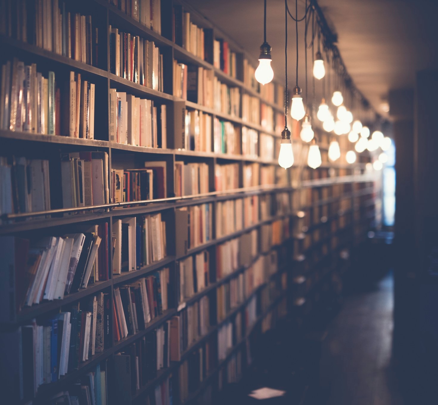 The Evolution of Knowledge Sharing in Scholarly Journals